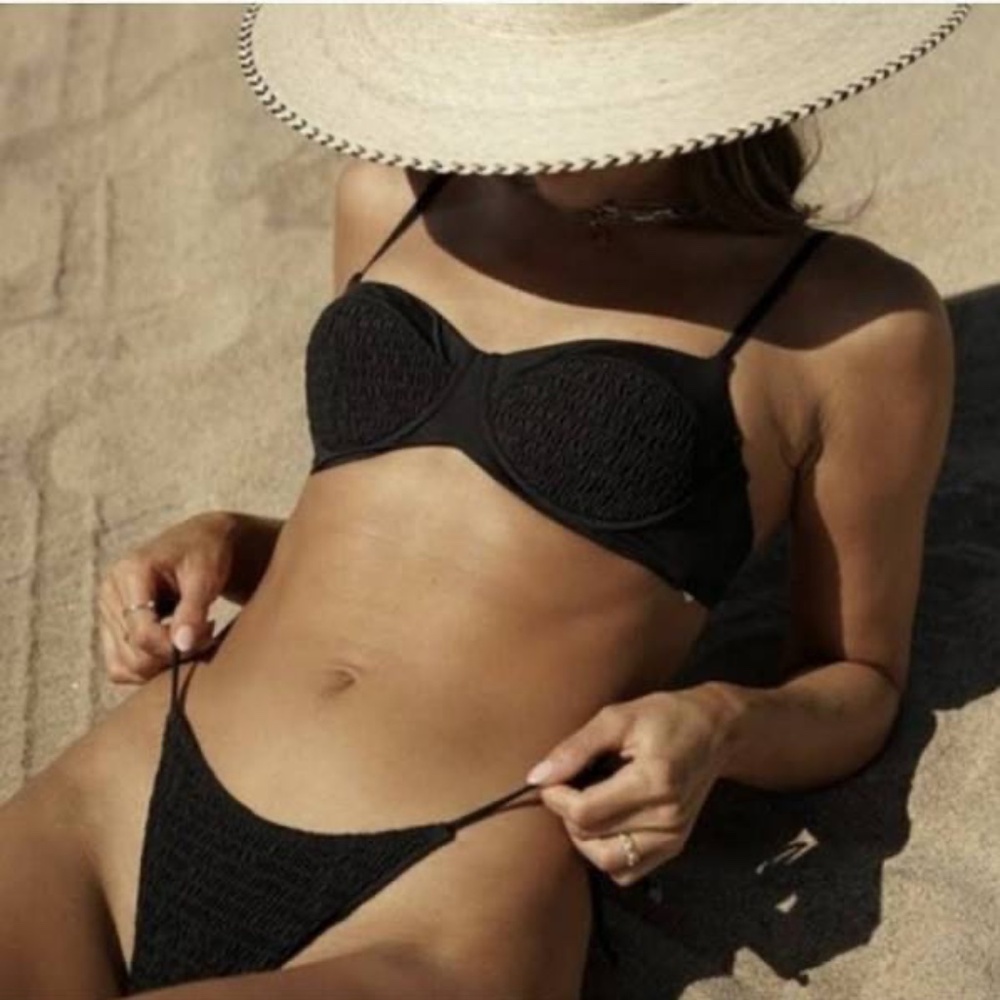 L*Space Bikini Set - Marley Underwire Bikini Top & Aubree Bottoms Smocked Black